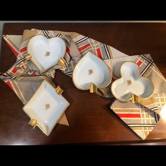 Vintage card suit individual ashtrays - Picture 2 of 4